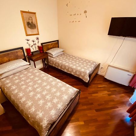 La Casa Di Amici Miei Apartment Cremona Bagian luar foto