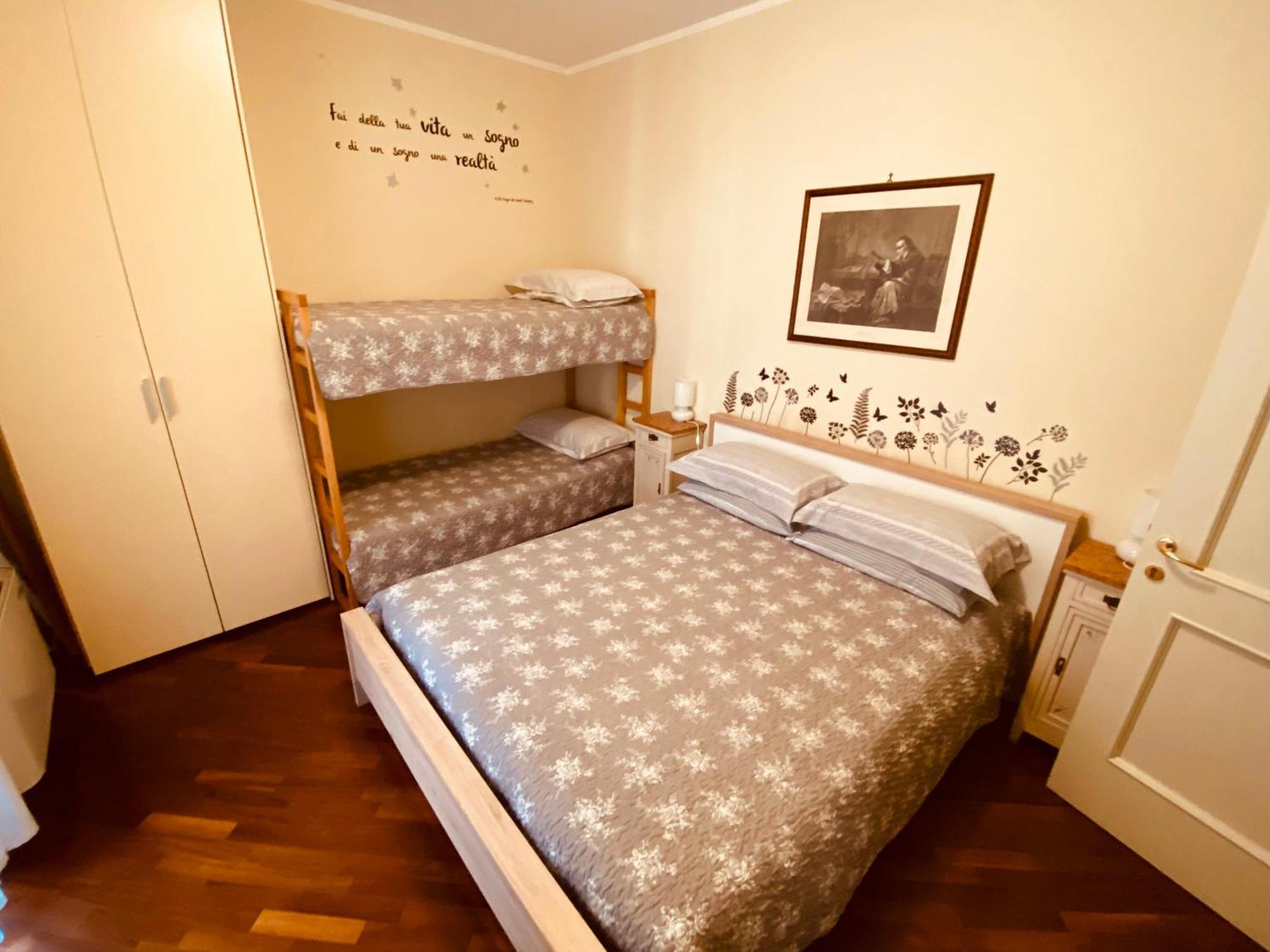 La Casa Di Amici Miei Apartment Cremona Bagian luar foto